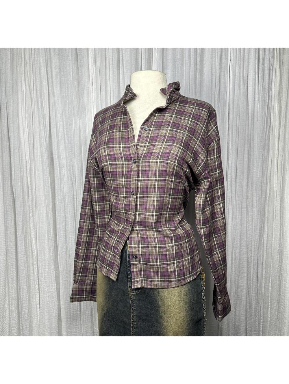 Preppy Academia Grunge Minimalist Purple Plaid Button-Up Shirt (M)